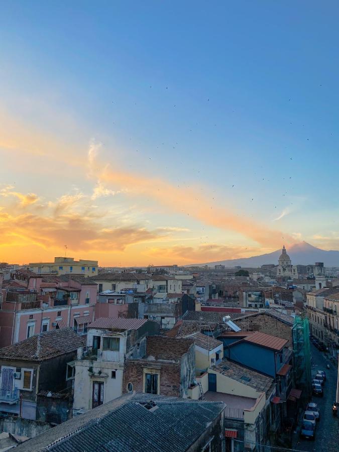Finestra Sulla Sicilia Bed & Breakfast Catania Bagian luar foto