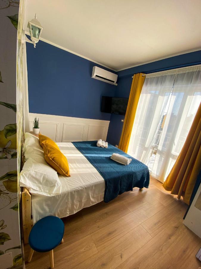 Finestra Sulla Sicilia Bed & Breakfast Catania Bagian luar foto