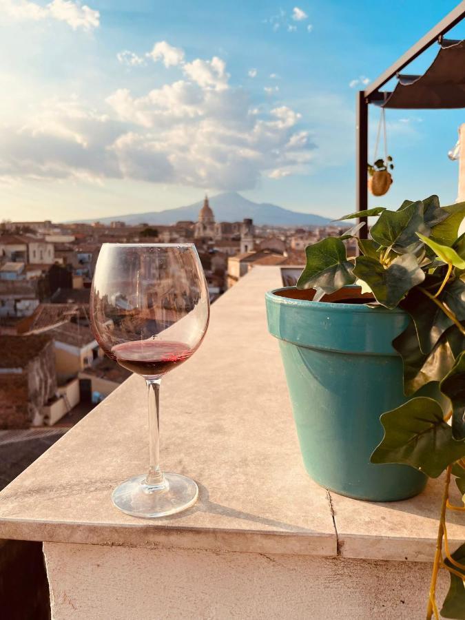 Finestra Sulla Sicilia Bed & Breakfast Catania Bagian luar foto