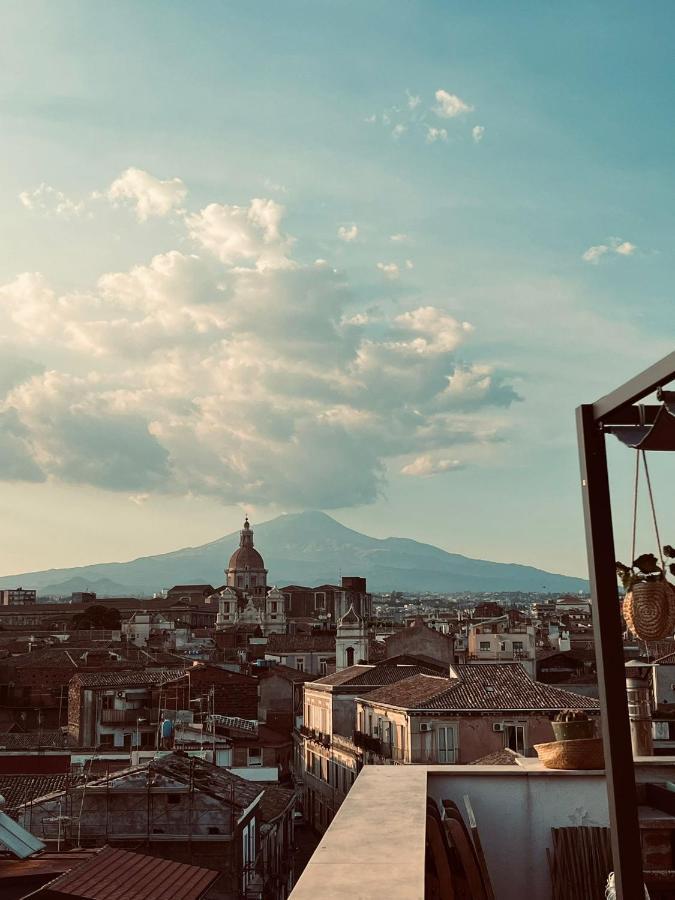 Finestra Sulla Sicilia Bed & Breakfast Catania Bagian luar foto