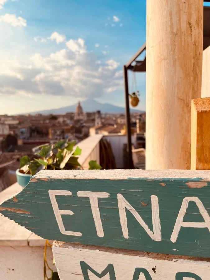 Finestra Sulla Sicilia Bed & Breakfast Catania Bagian luar foto