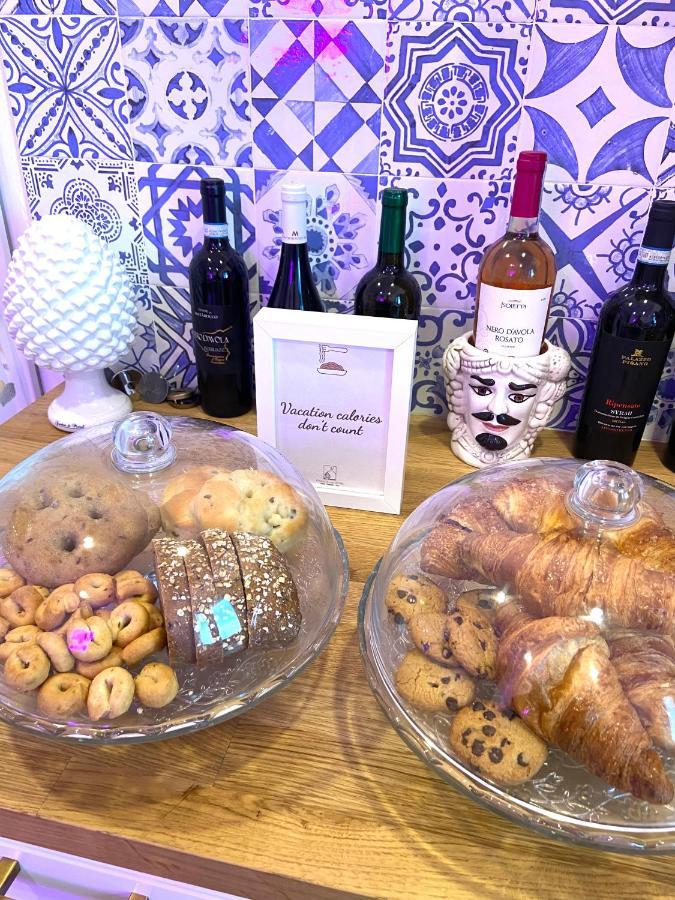 Finestra Sulla Sicilia Bed & Breakfast Catania Bagian luar foto